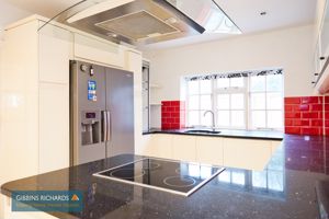 Kitchen- click for photo gallery